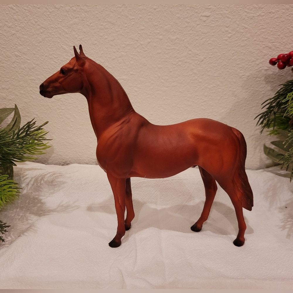 Breyer Man O' War Model Horse #602 Red Chestnut Matte Produced from 1975-1990.
